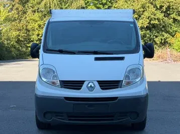 Renault Trafic 2013 photo 2