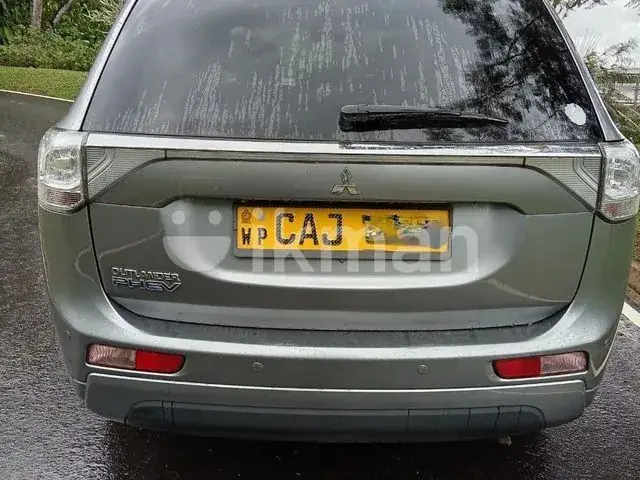 Mitsubishi Outlander 2014 photo 2