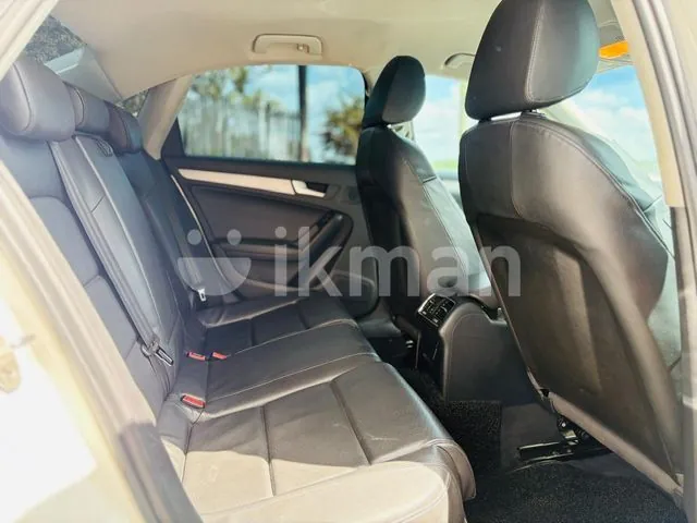 Audi A4 2012 photo 2