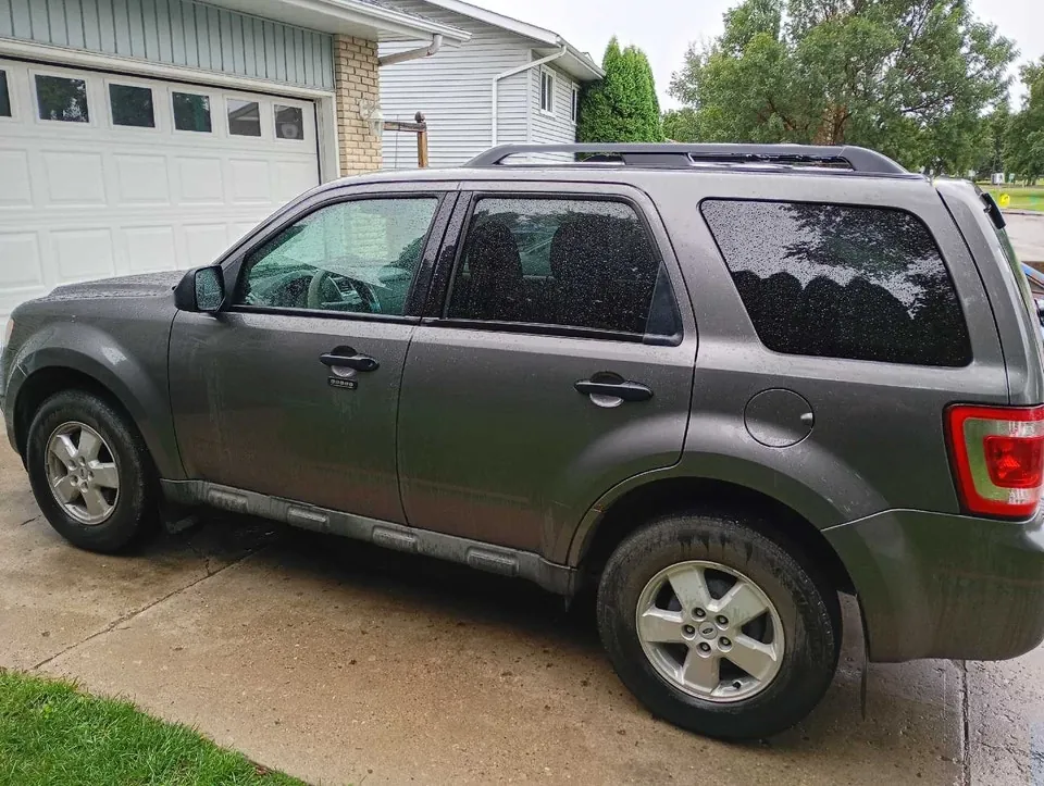 Ford Escape 2009 photo 2