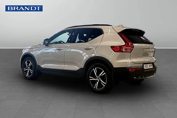 Volvo Xc40 2025 photo 2