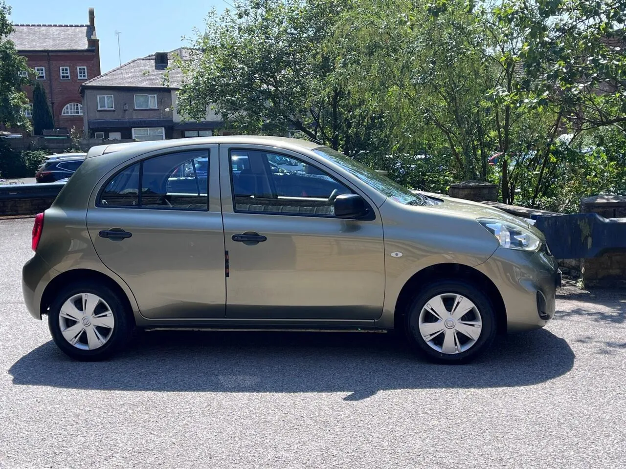 Nissan Micra 2014 photo 5