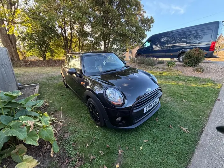Mini Hatch 2016 photo 2