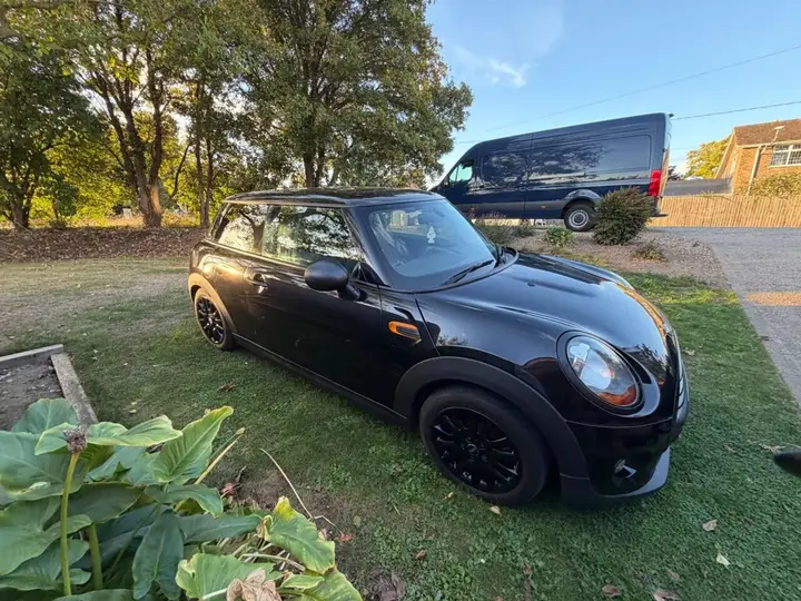 Mini Hatch