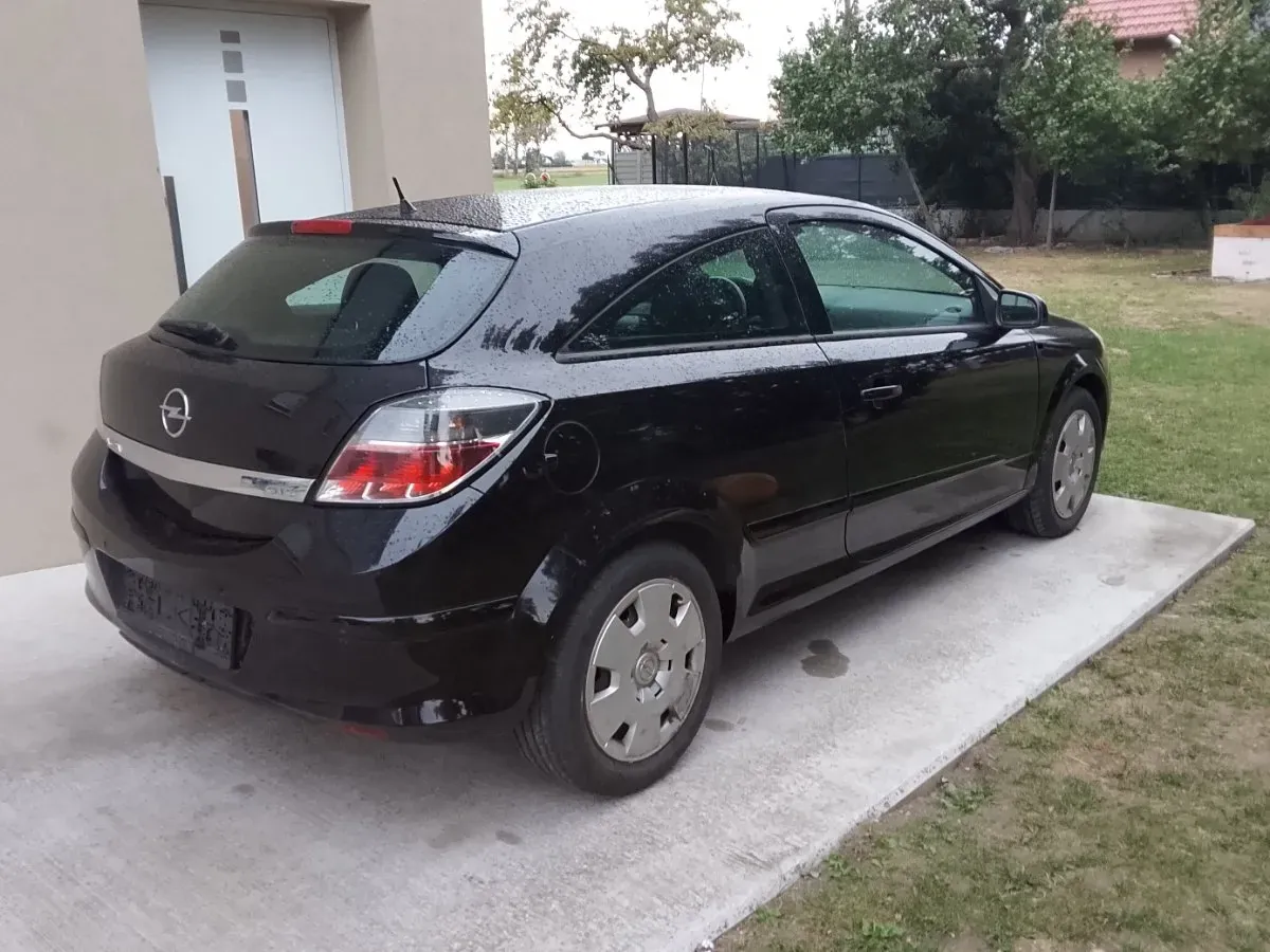 Opel Astra 2006 photo 2