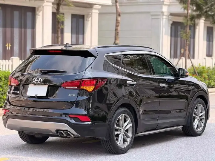 Hyundai Santa Fe 2018 photo 2
