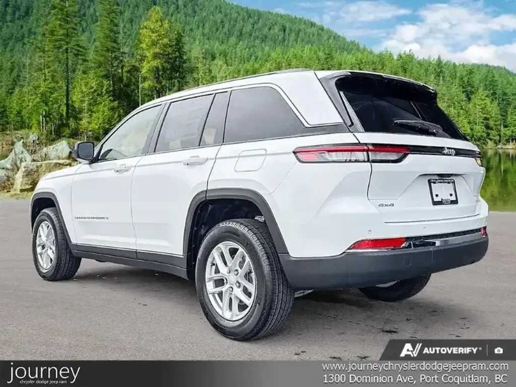 Jeep Grand Cherokee 2026 photo 4