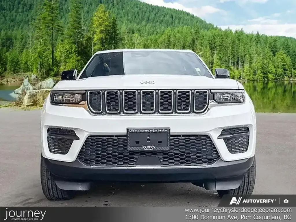 Jeep Grand Cherokee 2026 photo 2