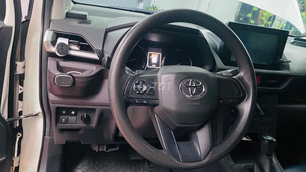 Toyota Avanza Premio 2022 photo 2
