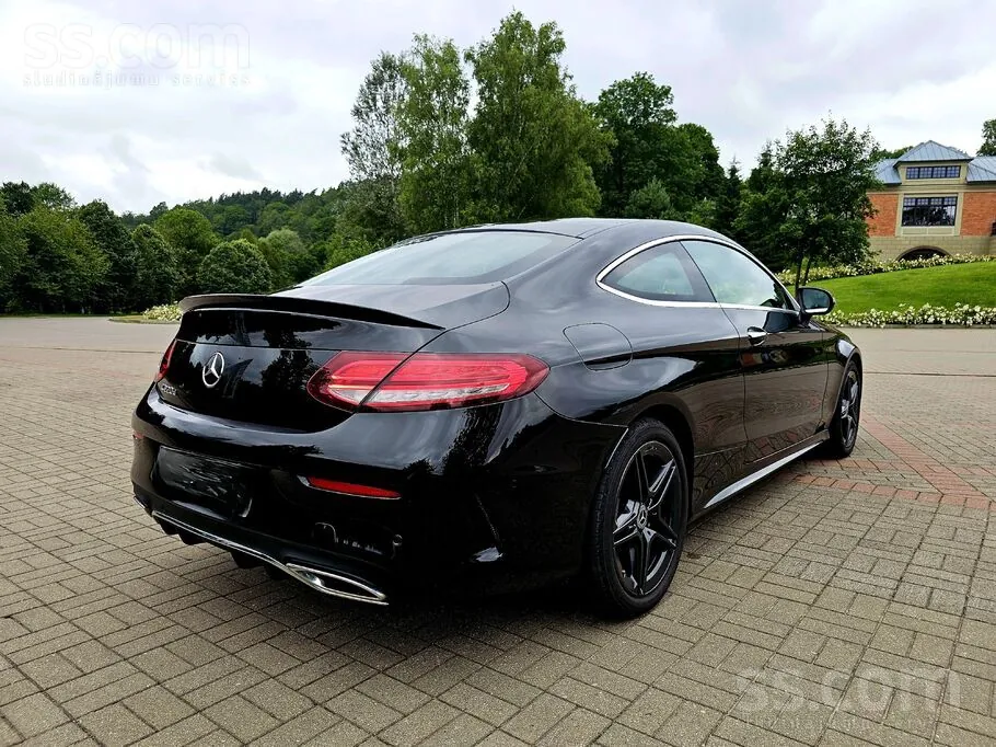 Mercedes-Benz C220 2018 photo 4