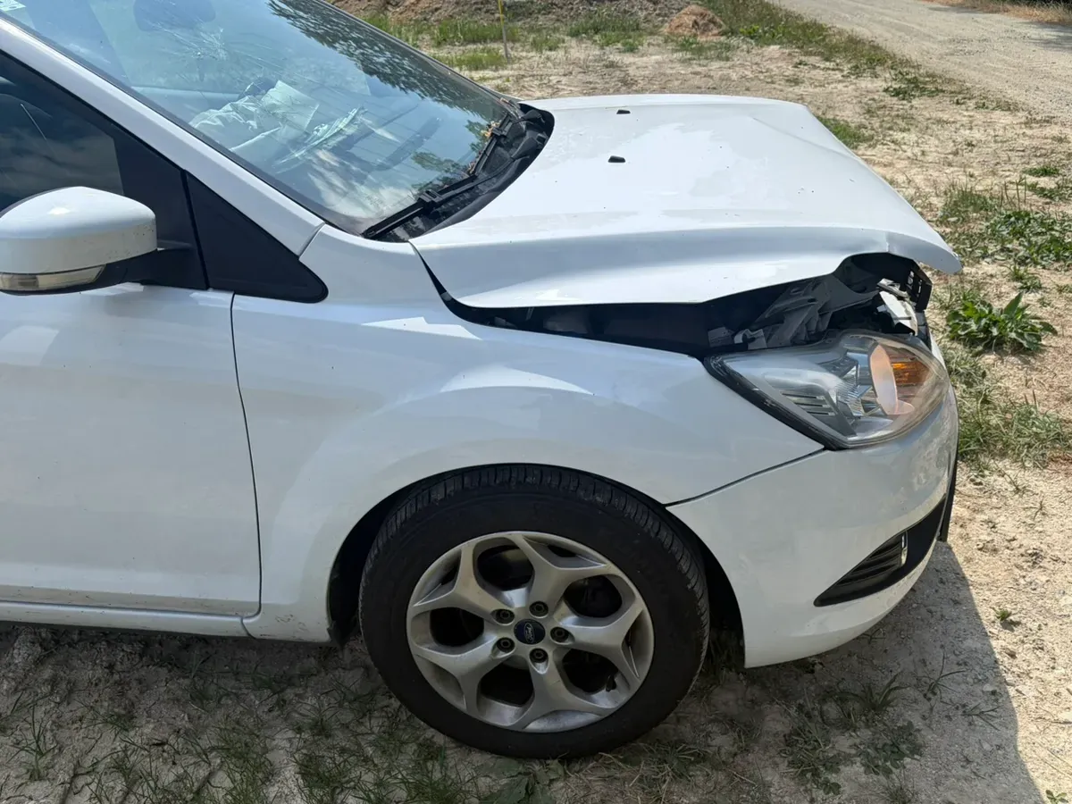 Ford Focus 2011 photo 3