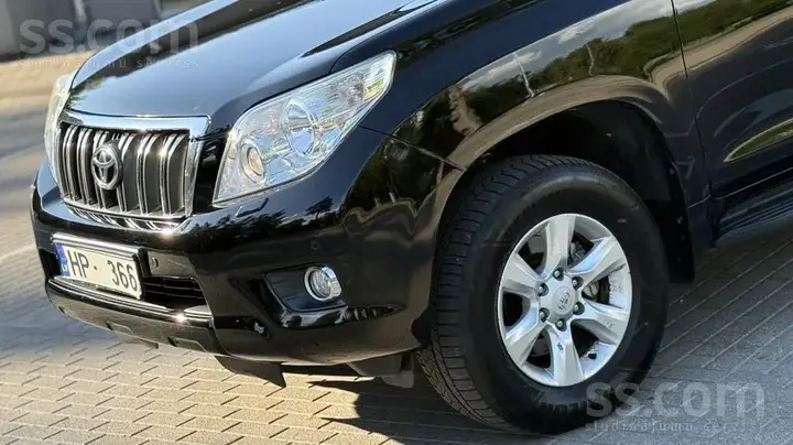 Toyota Land Cruiser 2011 photo 5