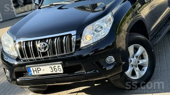 Toyota Land Cruiser 2011 photo 2