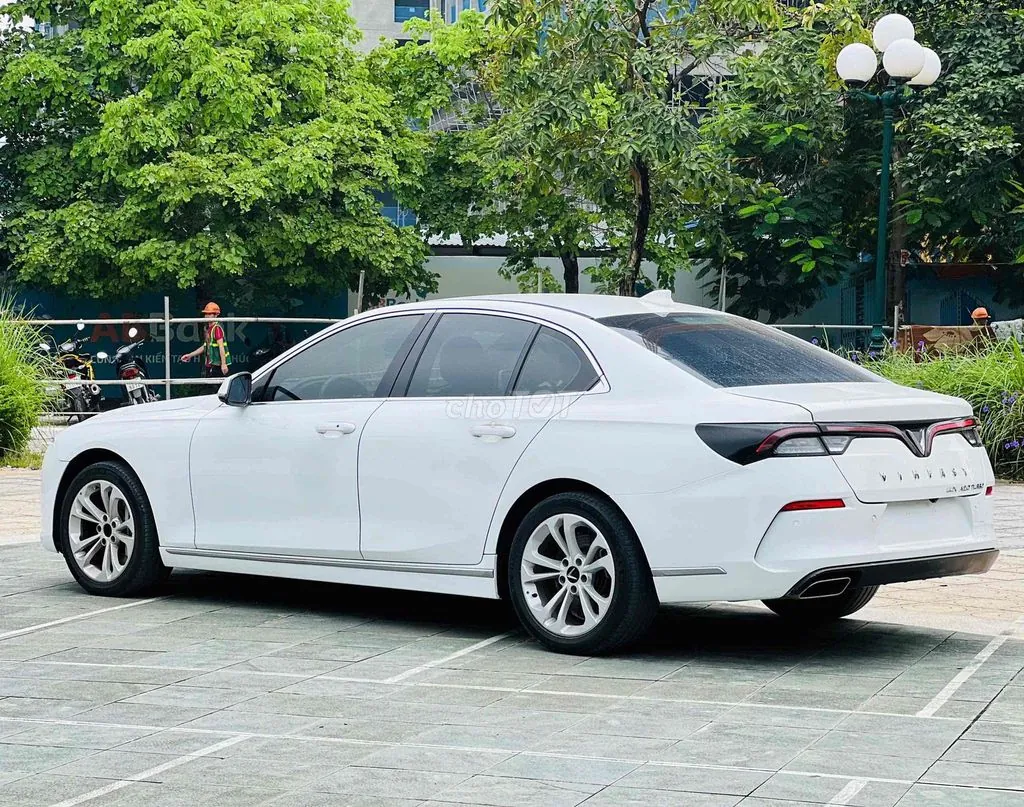 Vinfast Lux A 2021 photo 2