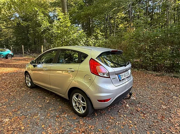 Ford Fiesta 2014 photo 4