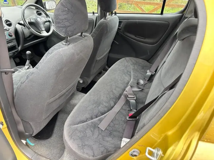 Toyota Yaris 2003 photo 4