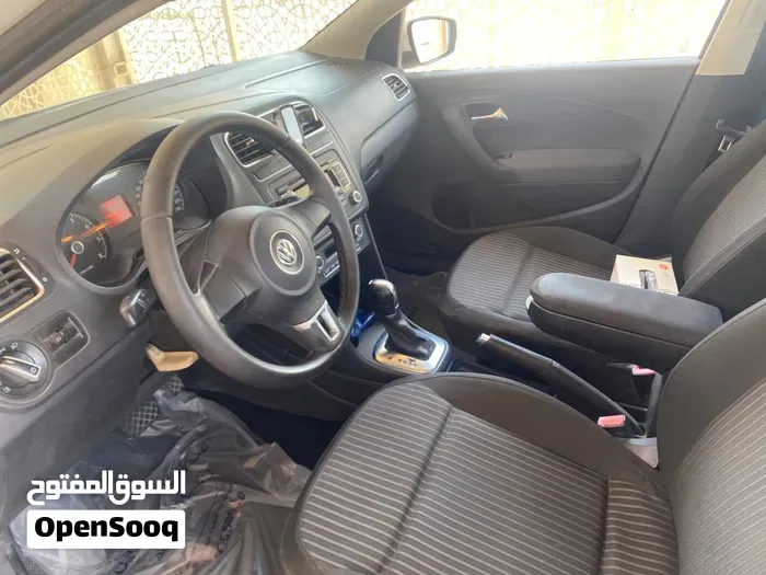 Volkswagen Polo 2012 photo 3