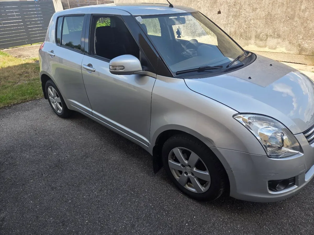 Suzuki Swift 2010 photo 3