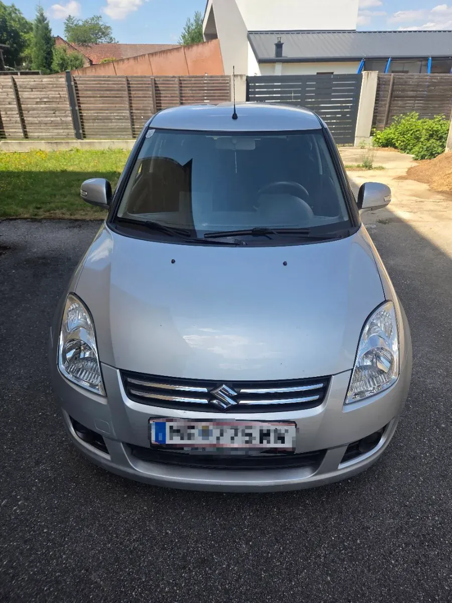 Suzuki Swift 2010 photo 2