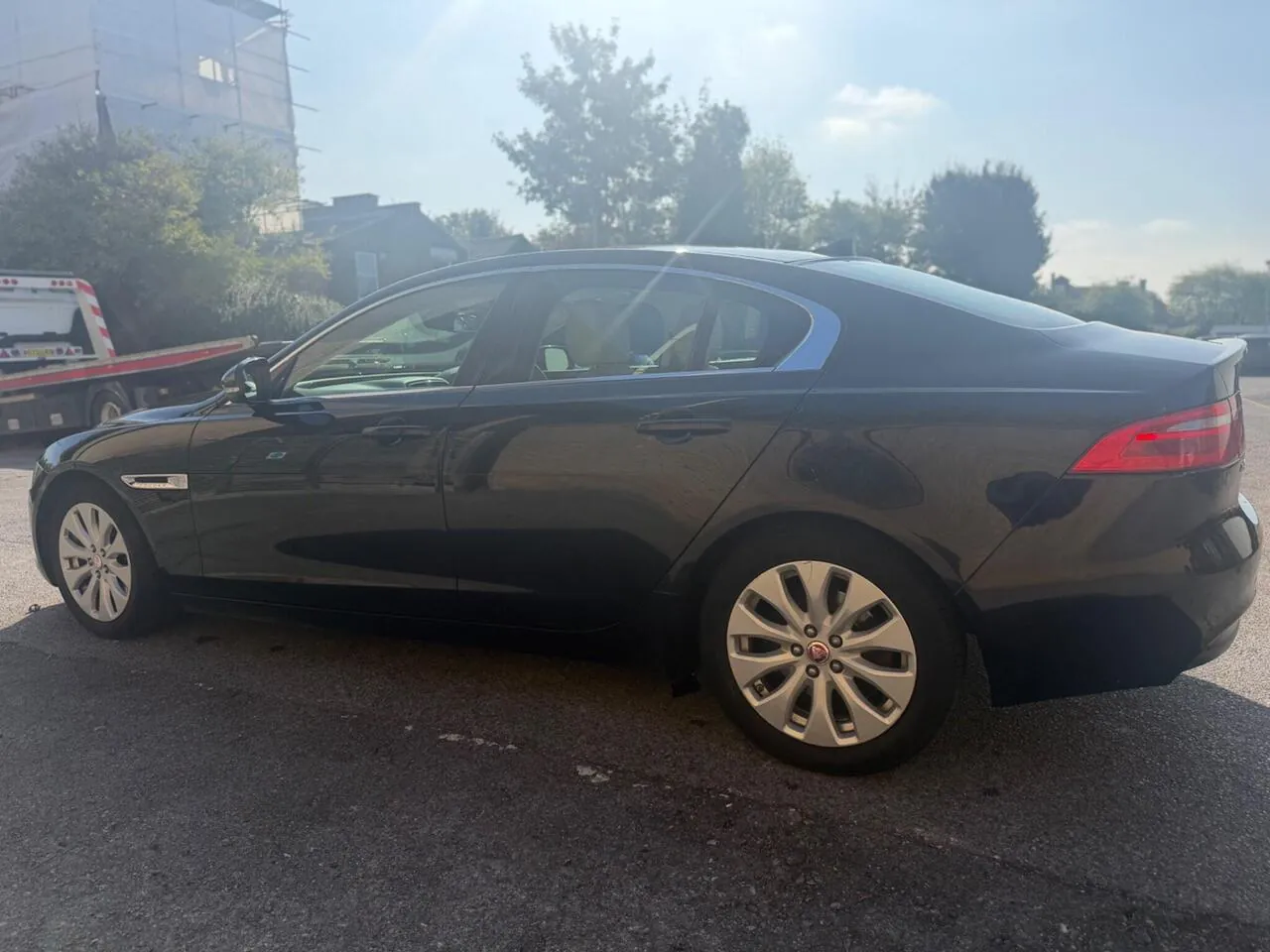 Jaguar Xe 2016 photo 3