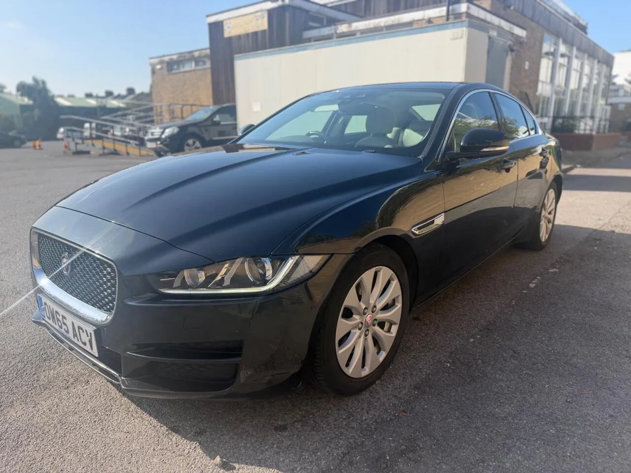 Jaguar Xe 2016 photo 5