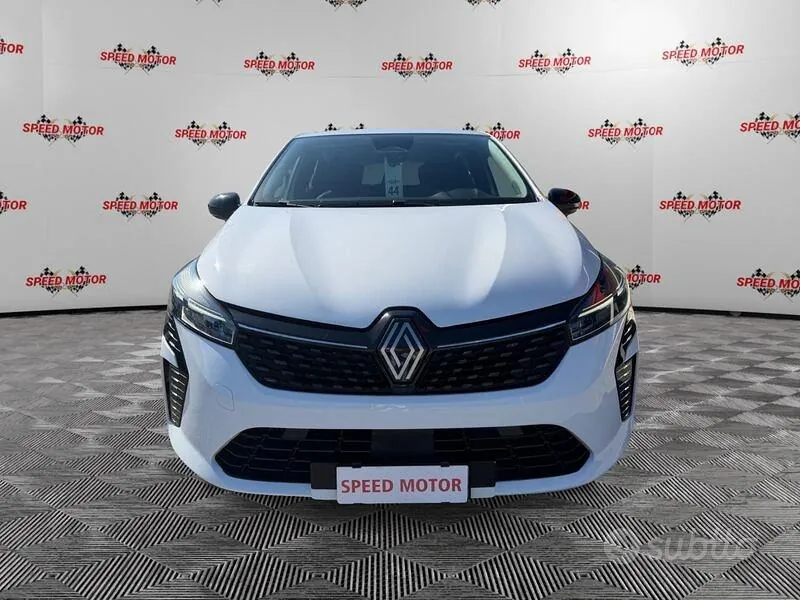 Renault Clio 2024 photo 2