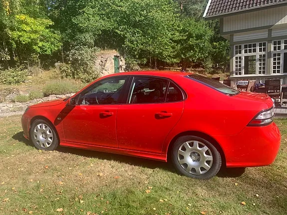 Saab 9-3 2011 photo 2