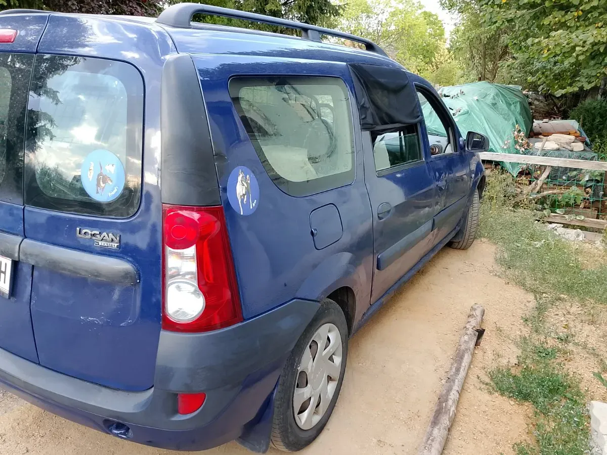 Dacia Logan 2007 photo 2