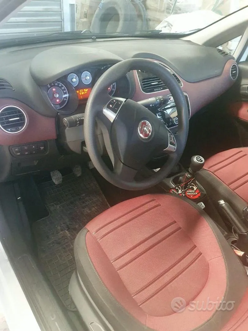 Fiat Punto 2011 photo 5