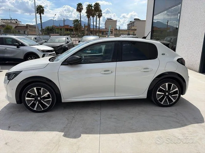 Peugeot 208 2020 photo 2