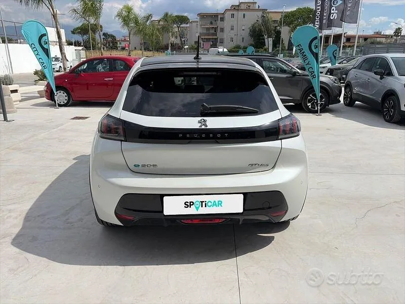 Peugeot 208 2020 photo 4
