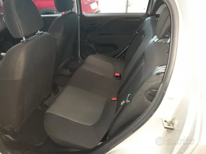 Fiat Punto 2015 photo 4