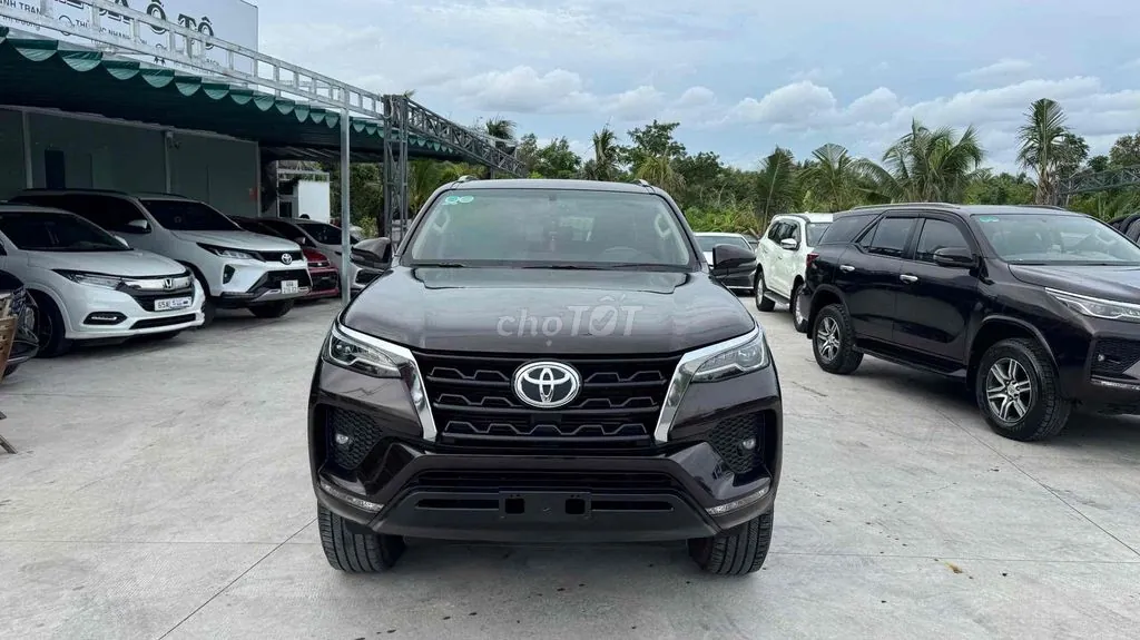 Toyota Fortuner 2022 photo 3