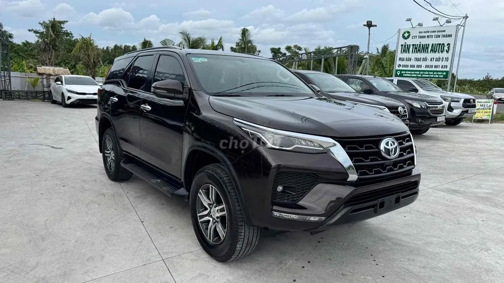 Toyota Fortuner 2022 photo 2