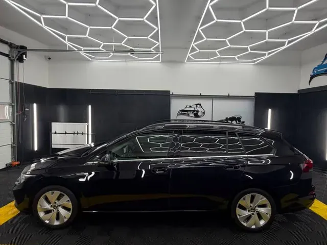Volkswagen Golf Variant 2023 photo 2