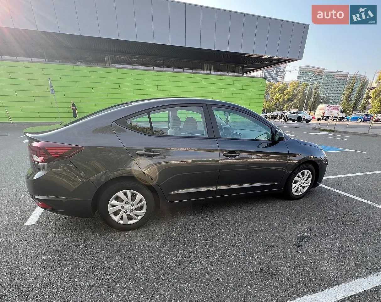 Hyundai Elantra 2020 photo 3