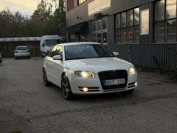 Audi A4 2005 photo 2
