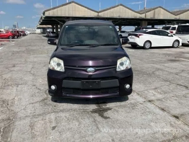 Toyota Sienta 2011 photo 5