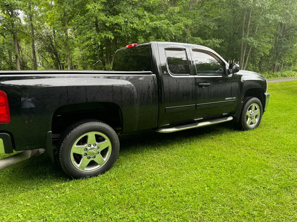 Chevrolet Silverado 2500 2012 photo 3