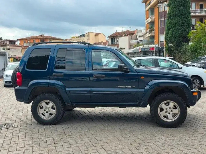 Jeep Cherokee 2003 photo 3