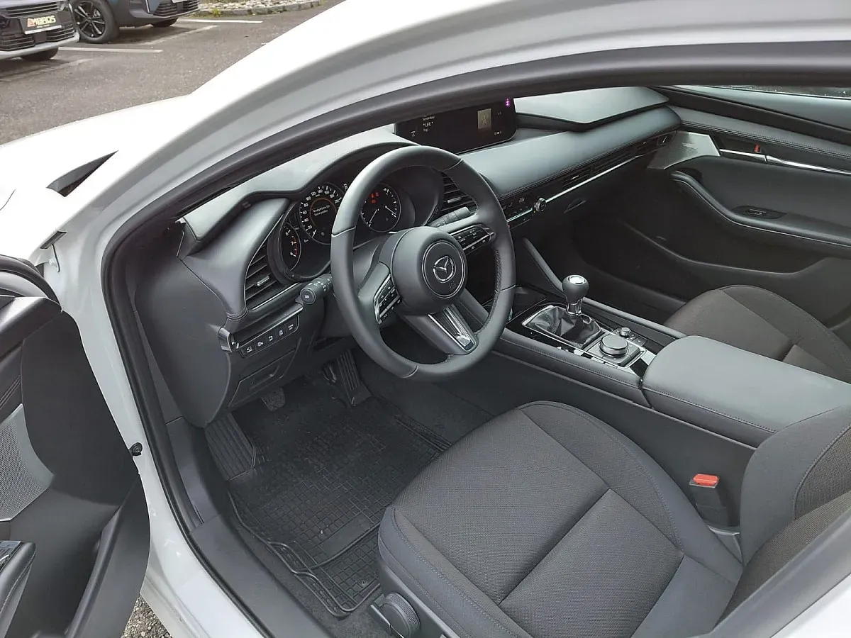 Mazda Mazda3 2026 photo 3