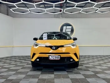 Toyota C-Hr 2018 photo 3