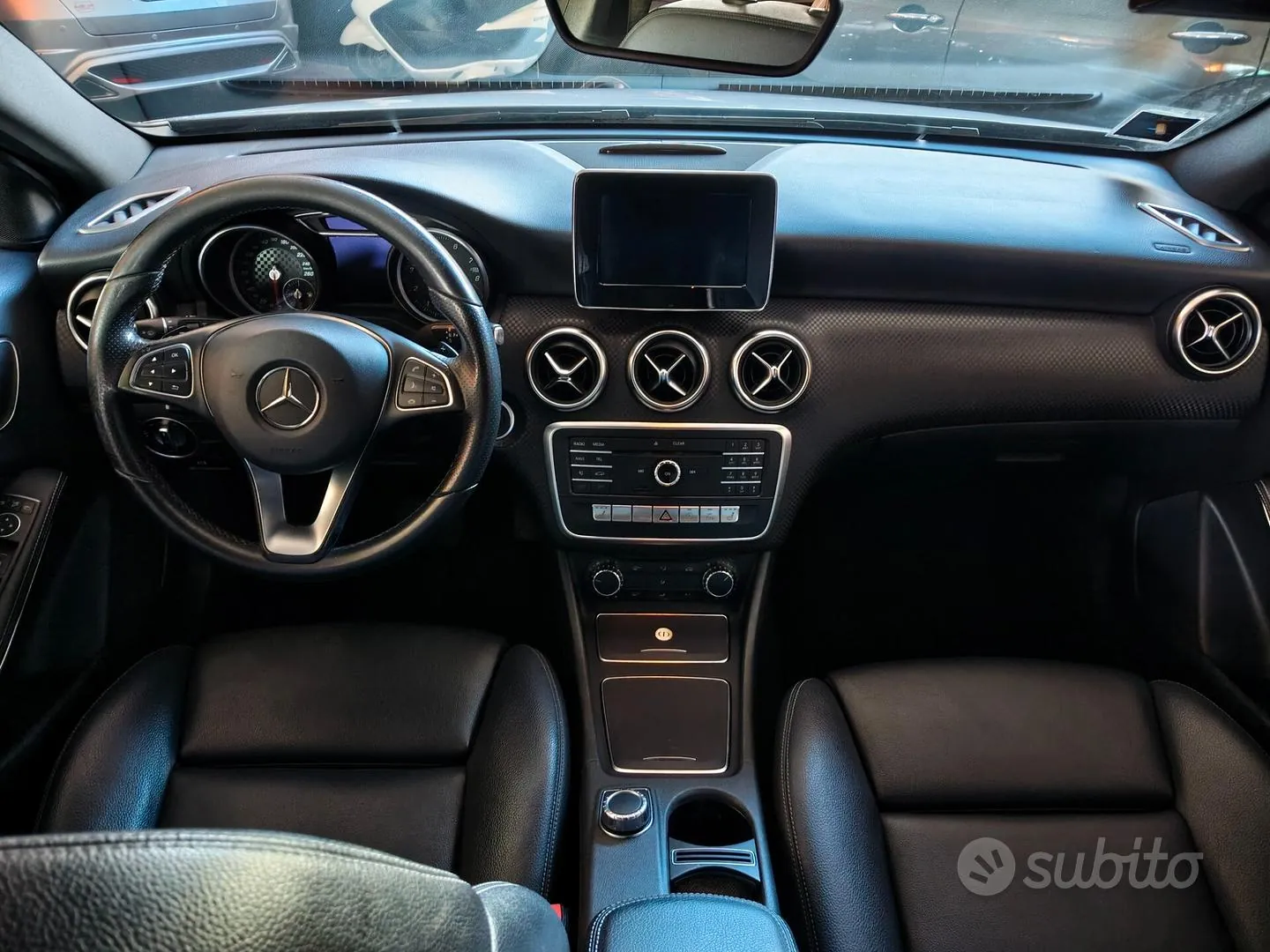 Mercedes-Benz A 2016 photo 3
