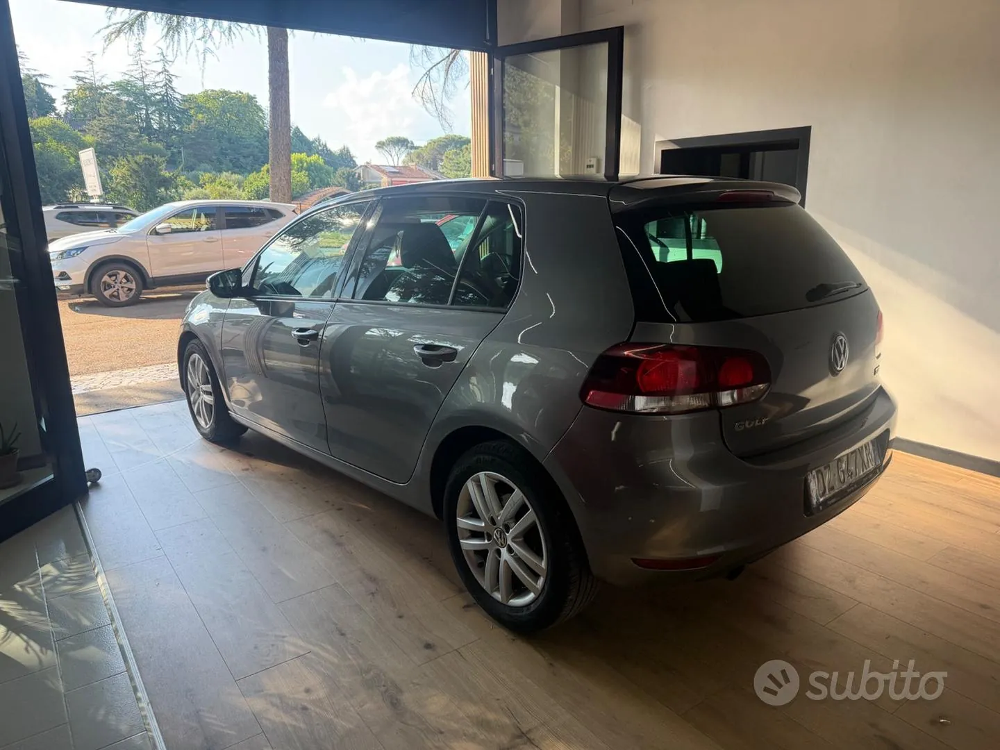 Volkswagen Golf 2010 photo 5