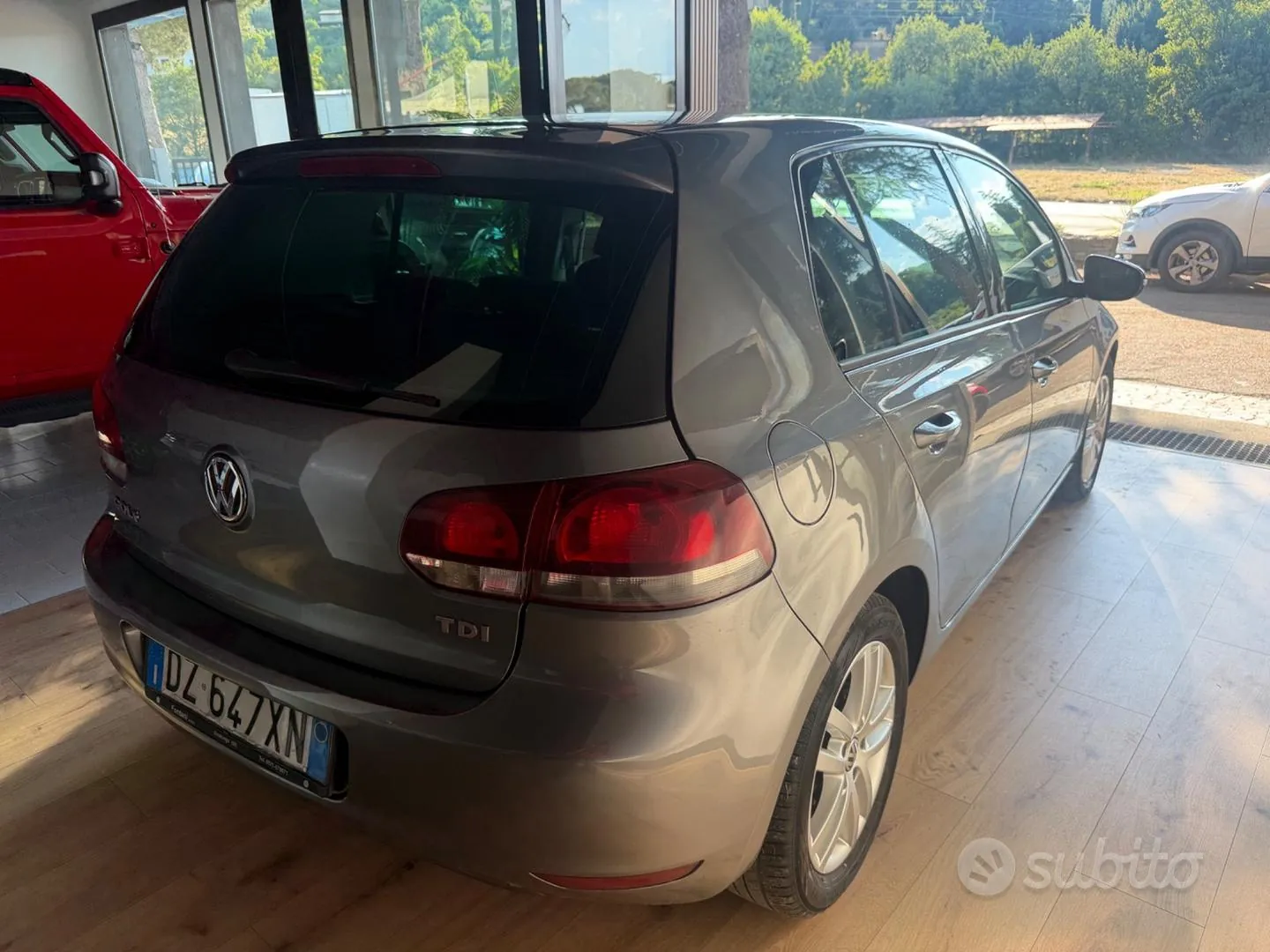 Volkswagen Golf 2010 photo 2