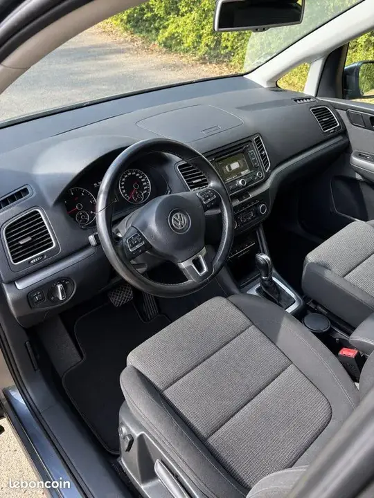 Volkswagen Sharan 2012 photo 3