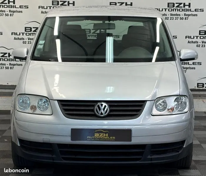 Volkswagen Touran 2005 photo 2