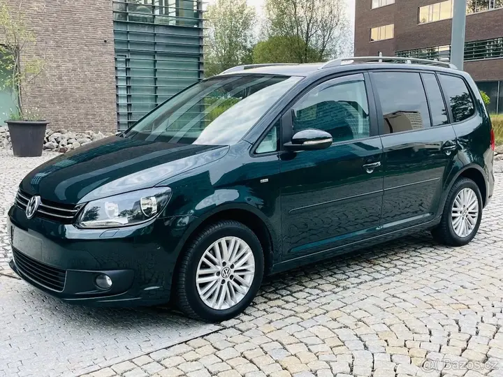 Volkswagen Touran 2014 photo 2