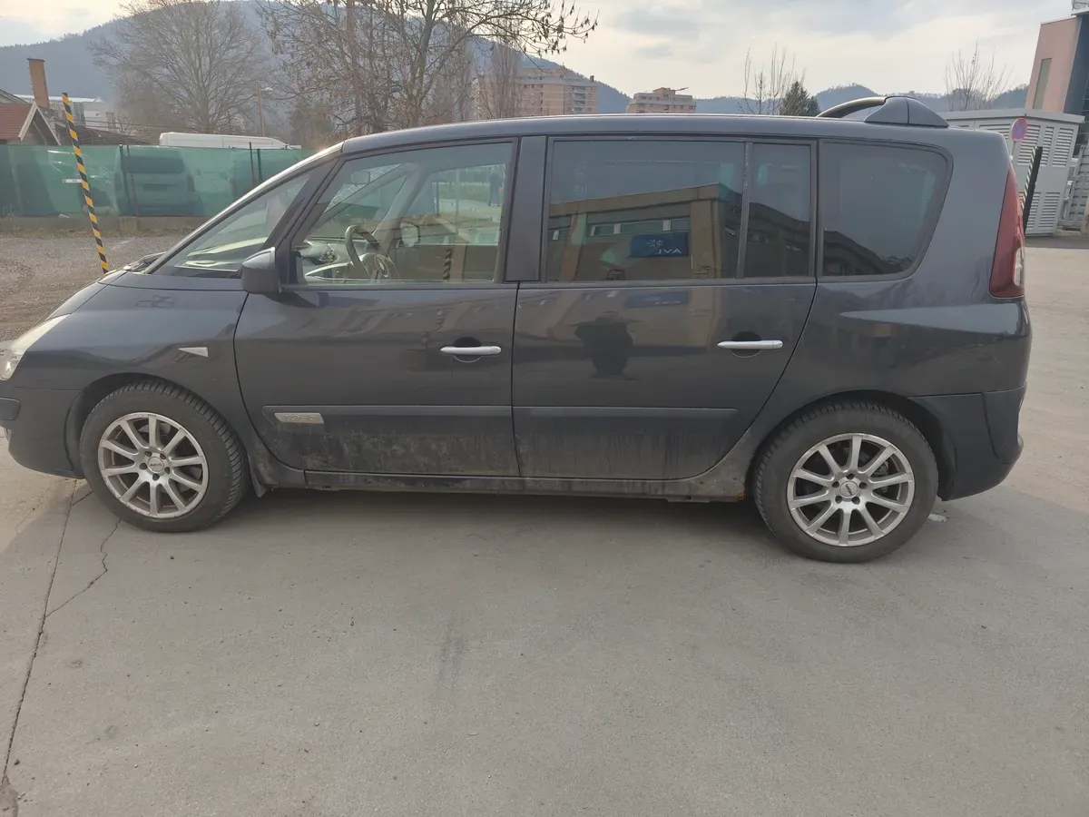 Renault Espace 2010 photo 2