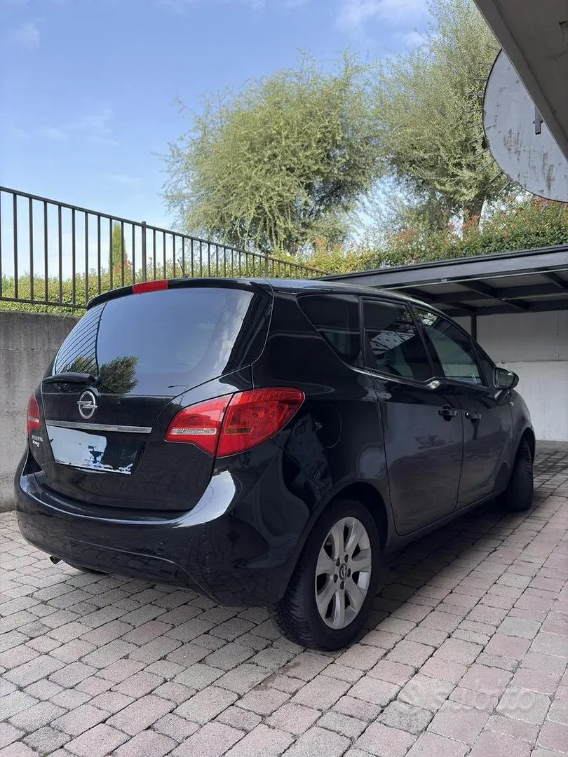 Opel Meriva 2011 photo 2